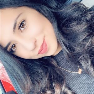 Meet your Posher, Reyna